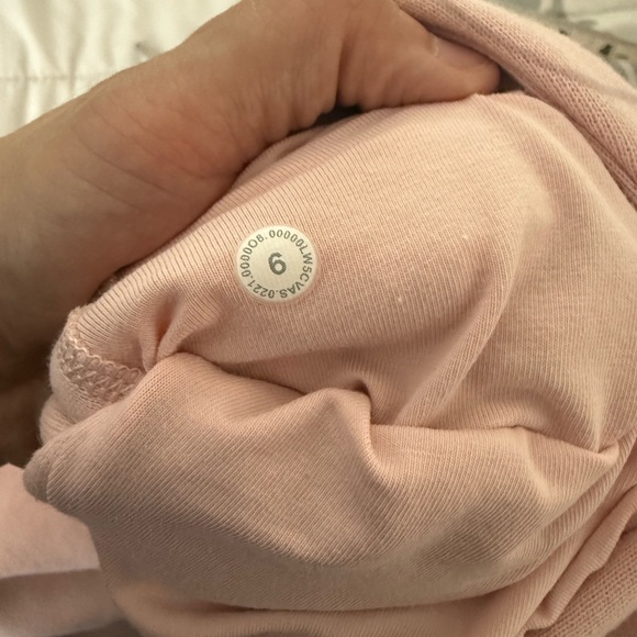 Lululemon Scuba High Rise Jogger Fleece 28” in Pink Mist 6 - Picture 5 of 9